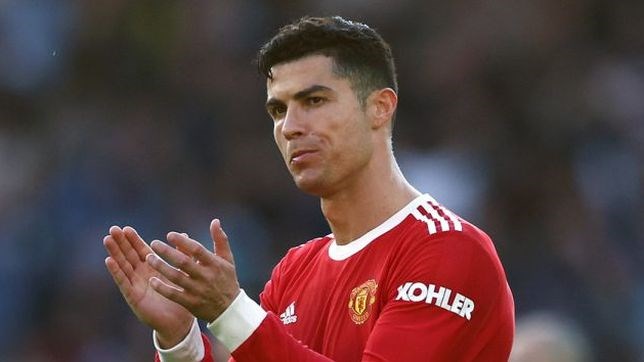 Cristiano Ronaldo to leave Manchester United with immediate effect