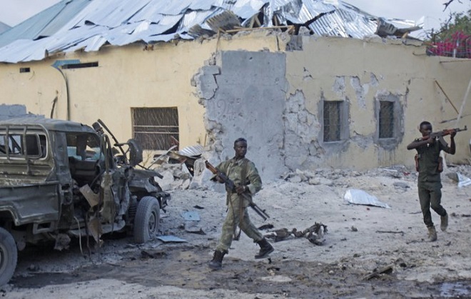 Officials: Siege of gunmen in Somali hotel enters 2nd day
