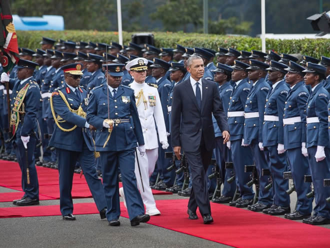 President Barack Obama inspects the honor guard after arriving to meet with Kenya's President Uhuru Kenyatta at State House in Nairobi, Kenya, July 25, 2015.