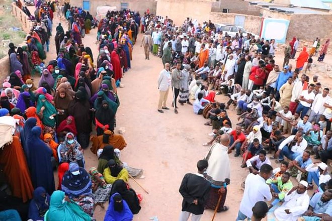 Voters in Qardho district
