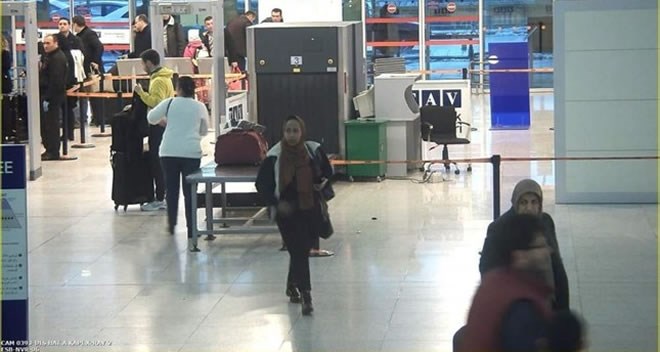 The Somali man, seen here in the security camera footage of the airport, was nabbed thanks to attentive police officers. (AA Photo)