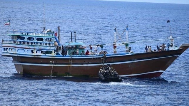 Somali pirates grab fishing boat raising new warnings to merchant ships