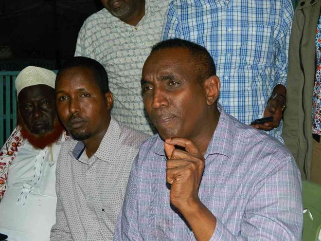 Lagdera MP Mohamed Shidiye addressing the press in Garissa town on Saturday.he is flanked by other leaders./STEPHEN ASTARIKO