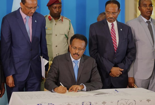 Wararka Maanta Sabti Sept Madaxweyne Farmaajo Oo Saxiixay Sharciga Dhismaha Guddiyada