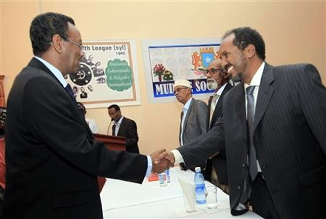2012-10-06T185808Z_1_CBRE8951GOZ00_RTROPTP_2_CNEWS-US-SOMALIA-POLITICS.jpg