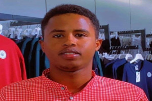 Askari ayaa magaalada Muqdisho ku dilay wiil Bajaajle ahaa oo ku guuleystay Lottery-ga Mareykanka